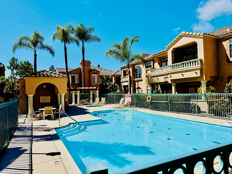Community Pool with Jacuzzi
