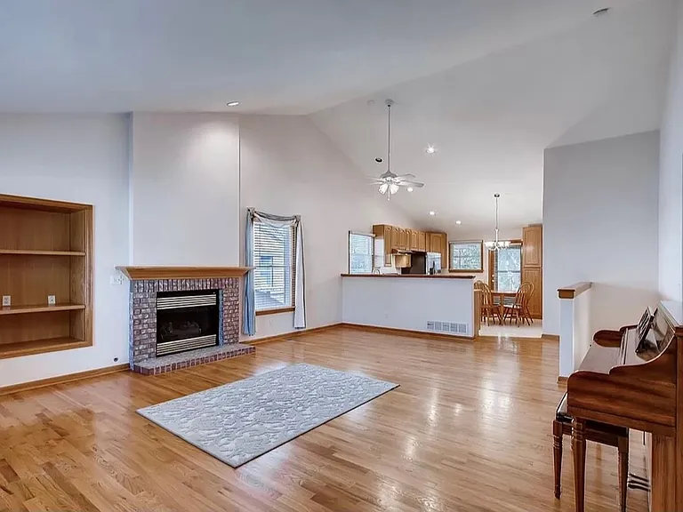 2534 E 125th Way — Photo 4