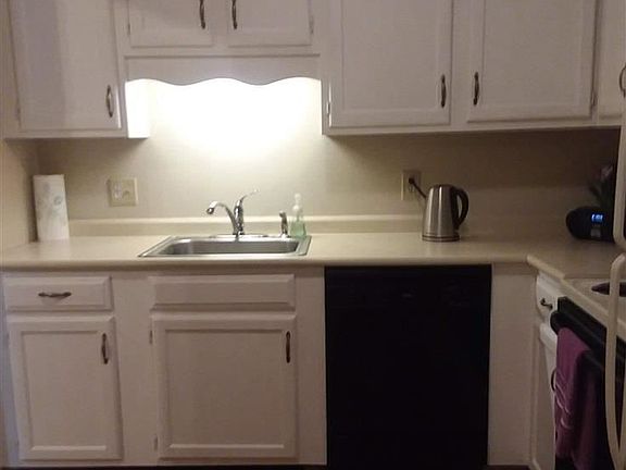5th image of 3009 Squire Blvd