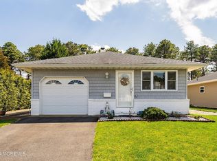 396 Jamaica Blvd, Toms River, NJ 08757