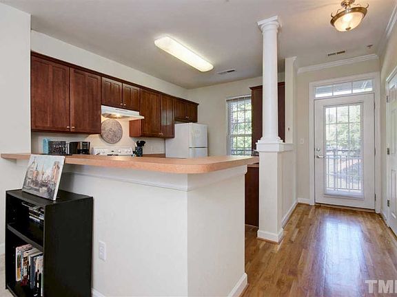 4th image of 113 Conner Dr Unit 208