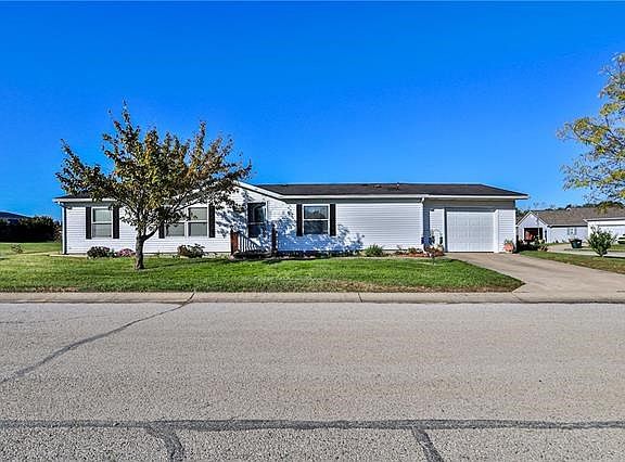 2nd image of 1104 N White Oaks Ln