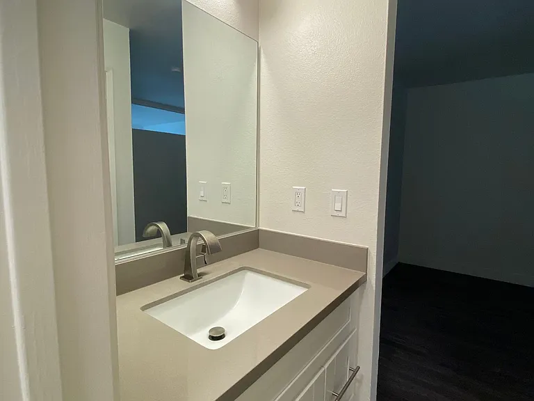 1250 N. June St. Los Angeles CA 90038 — Photo 9