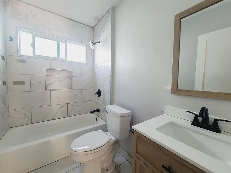 13425 Vanowen St — Photo 14