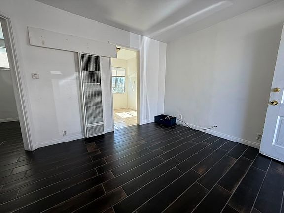 5th image of 9723 Belmont St #1/4