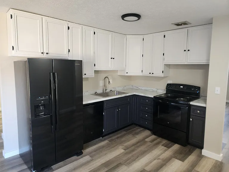 2515 Baylor Pl — Photo 2