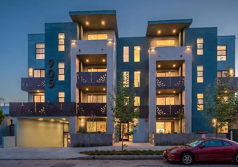 905 Wilcox Ave #Penthouse 2 — Photo 1