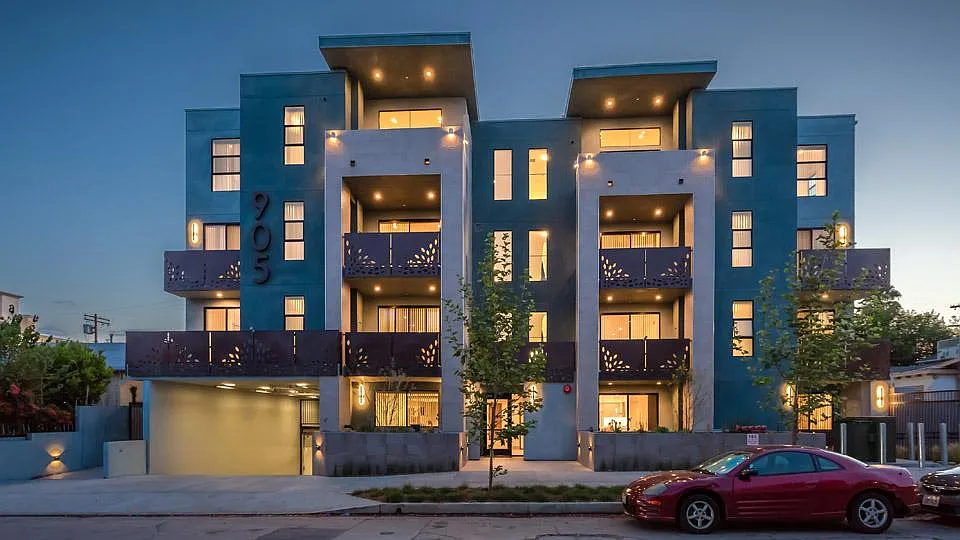 905 Wilcox Ave #Penthouse 2