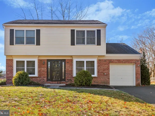1035 Buggy Whip Dr, Warrington, PA 18976