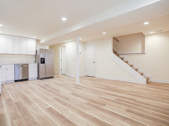5th image of 2342 N Lawndale Ave #B