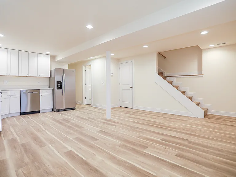 2342 N Lawndale Ave #B — Photo 5