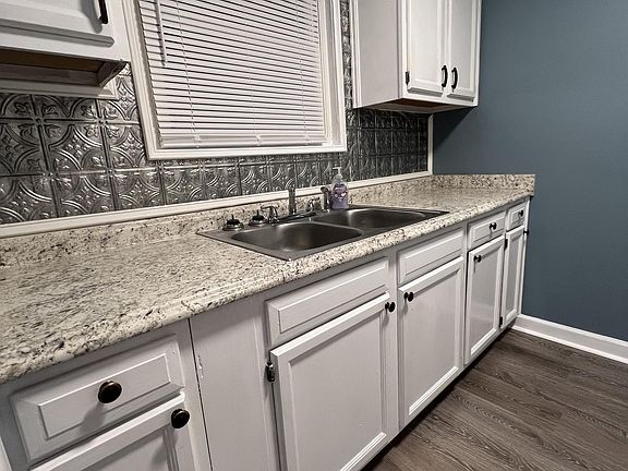 5th image of 315 Heathland Dr Building 2-104