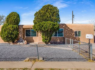 513 53rd St SW, Albuquerque, NM 87105