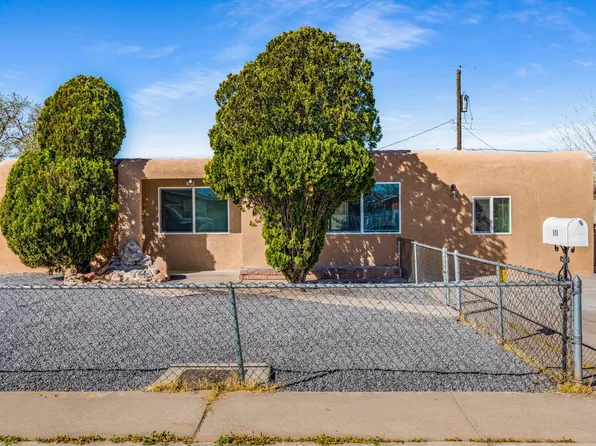 513 53rd St SW, Albuquerque, NM 87105