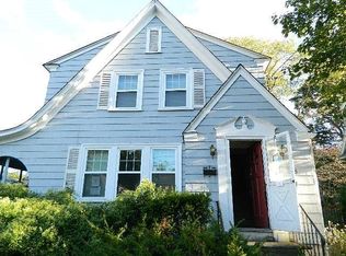 18 Mayfair Rd, Warwick, RI 02888