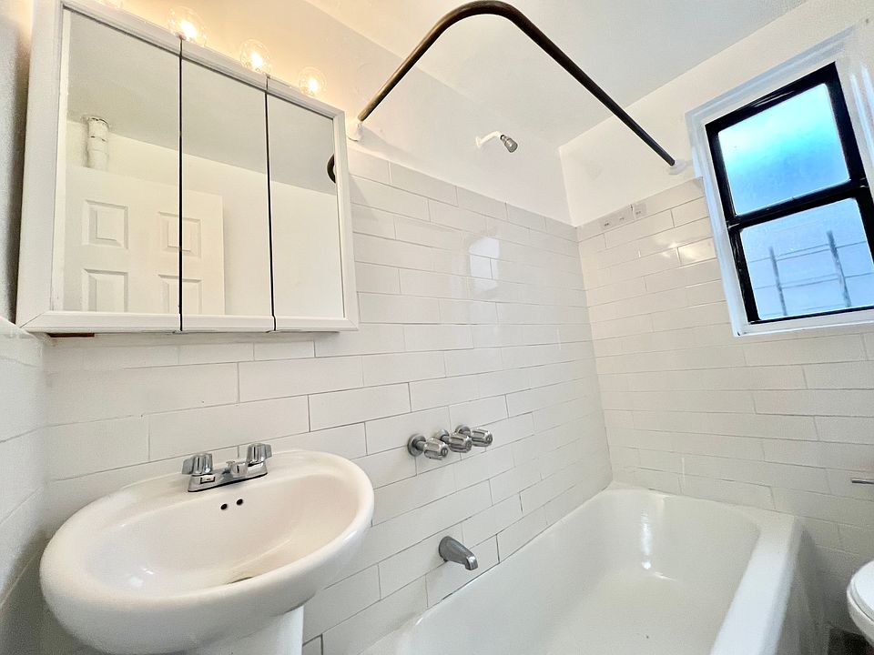 2nd image of 2280 Grand Ave APT 4A