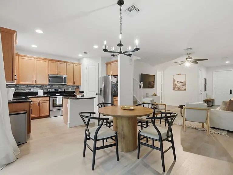 10822 NW 72nd Pl — Photo 7