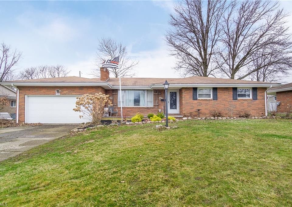 1st image of 4435 Woodridge Dr