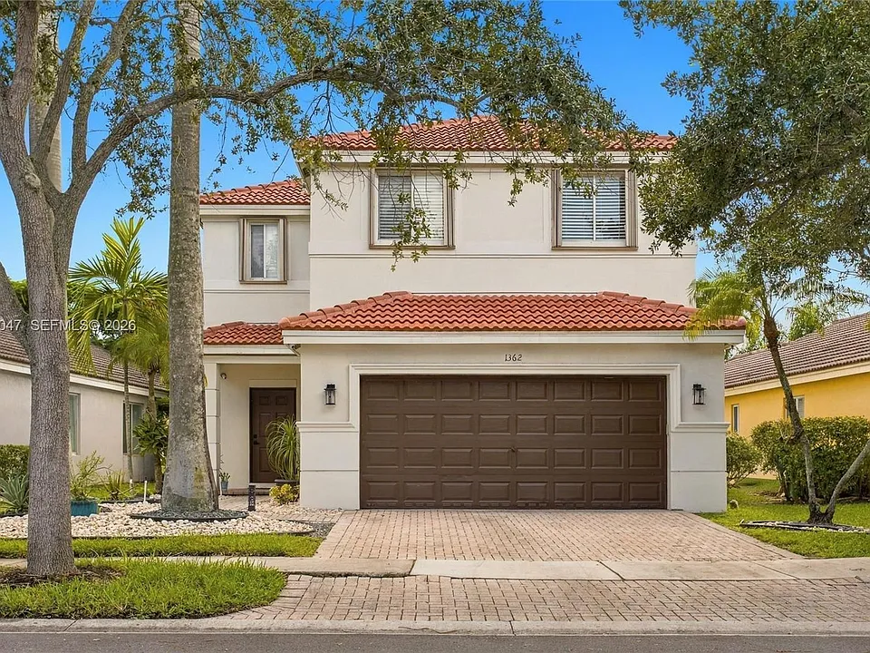 1362 Canary Island Dr