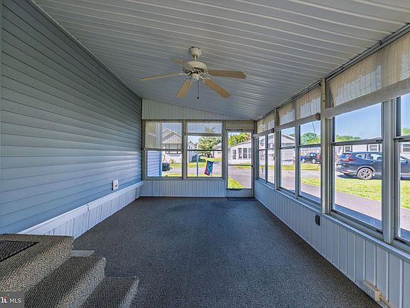 4th image of 11 Colonial Ln