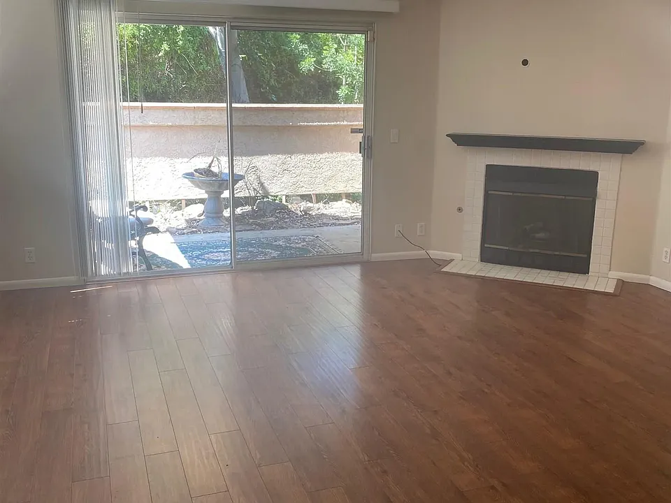 11353 Avenida De Los Lobos #E