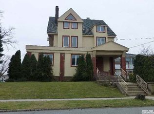 15770 11th Ave, Beechhurst, NY 11357