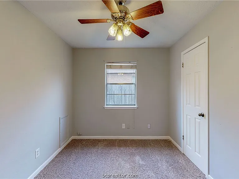 1107 Braeswood Dr — Photo 36