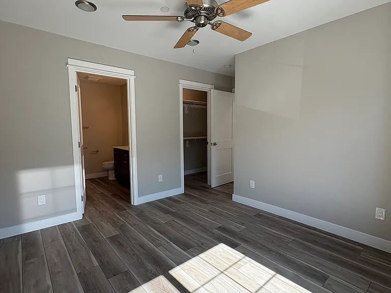 3623 Sussex Dr — Photo 2