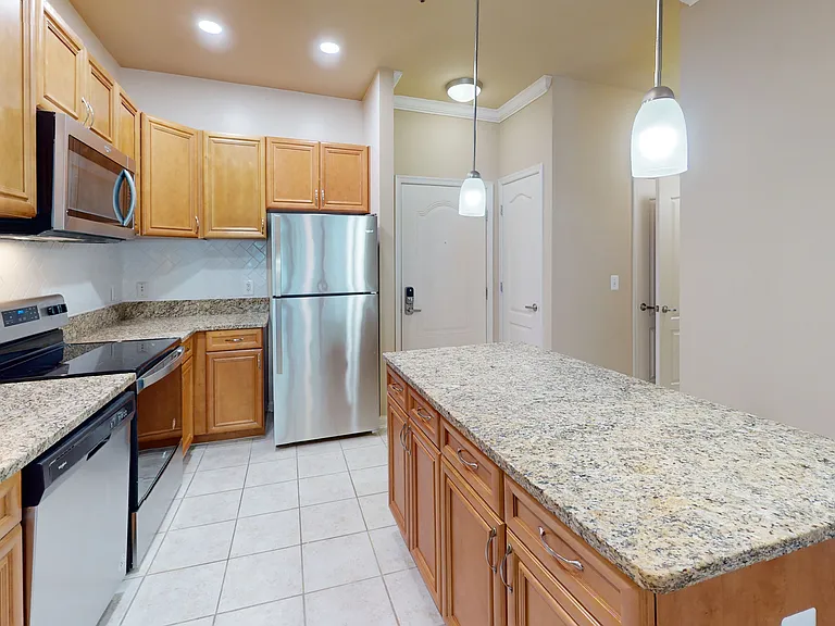 Signal Hill Apartment Homes — Photo 38