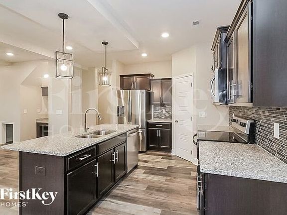 4th image of 108 Lucerne Ln