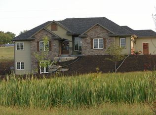 28037 Country Breeze Dr, Saint Marys, KS 66536