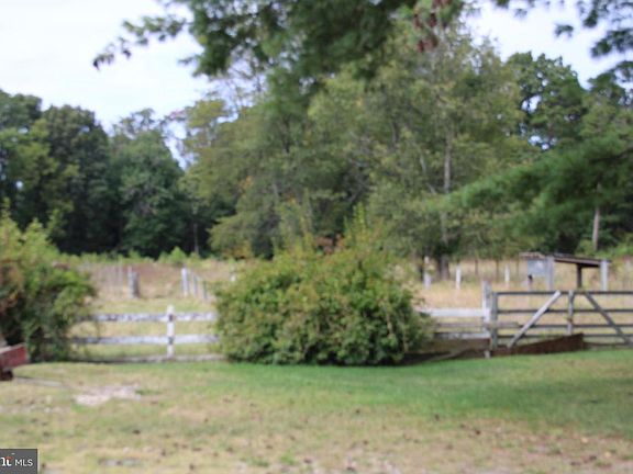 3rd image of 1501-1521 Chews Landing Rd