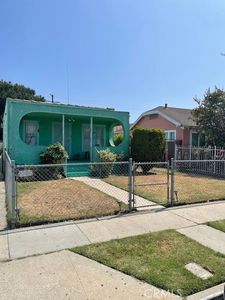 1322 E 70th St, Los Angeles, CA, 90001