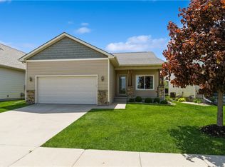 13102 Iltis Dr, Urbandale, IA 50323