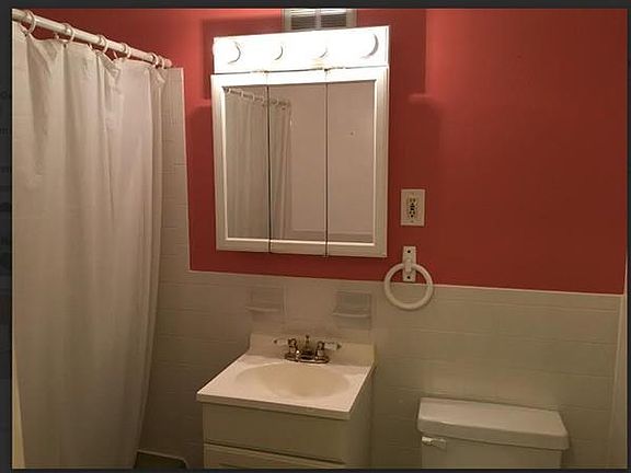 3rd image of 530 Willard St APT 105