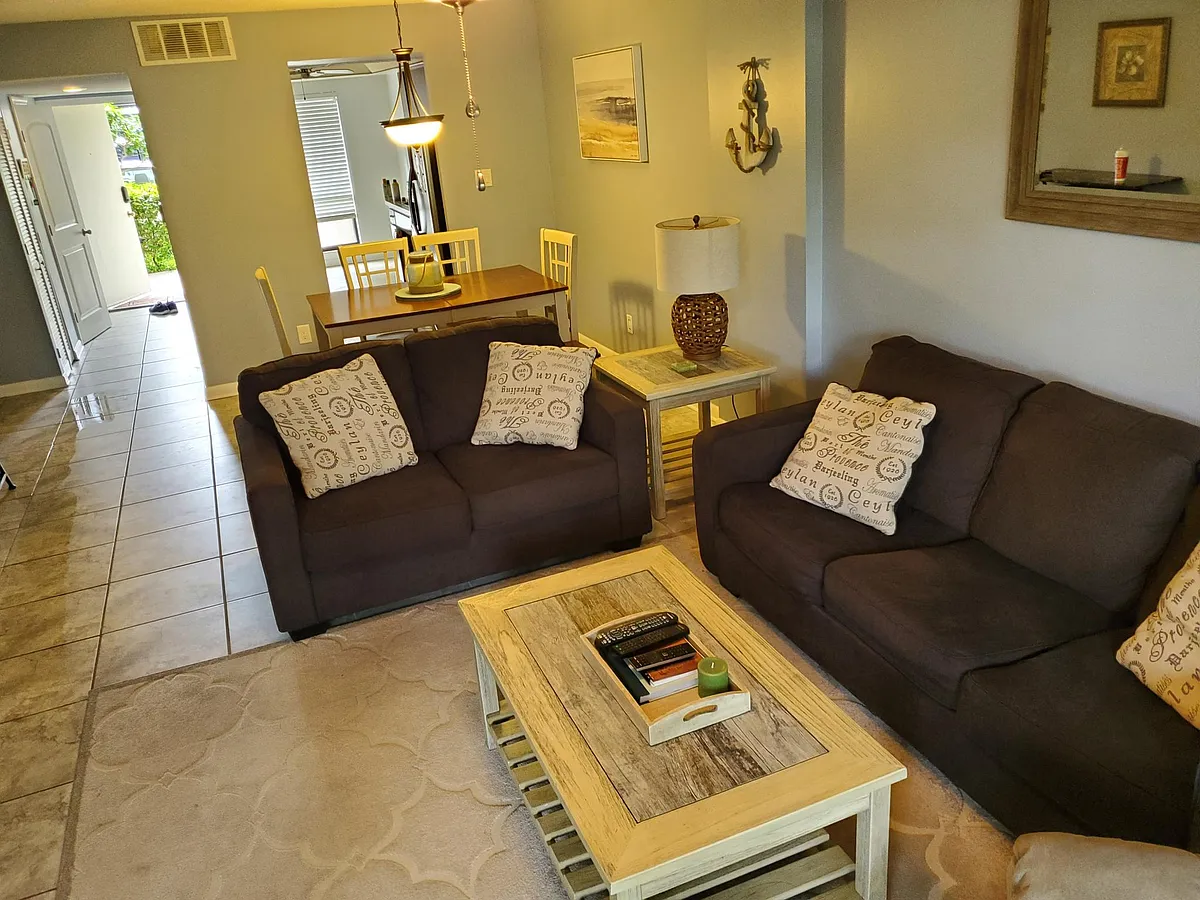 Building Photo - 2800 Cove Cay Dr #1E