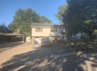3100 Southwood Cir, Jefferson City, MO 65101