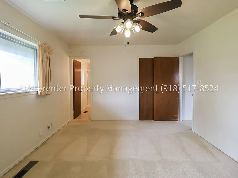 6828 E 47th St S — Photo 33