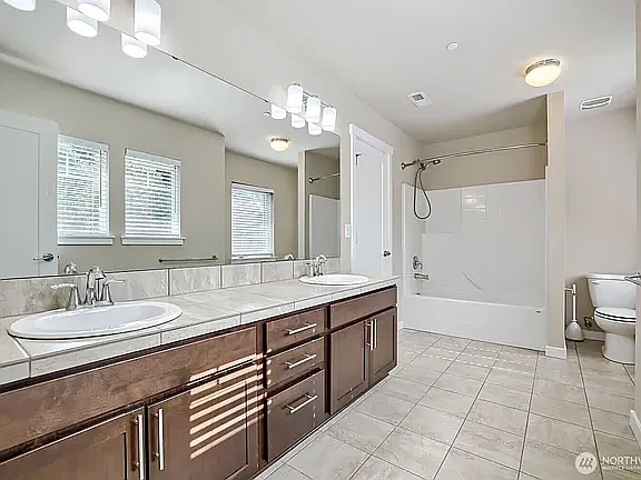 944 SW 108th St SW — Photo 11