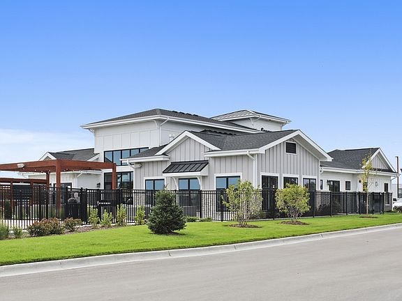 Seasons at Elgin Clubhouse