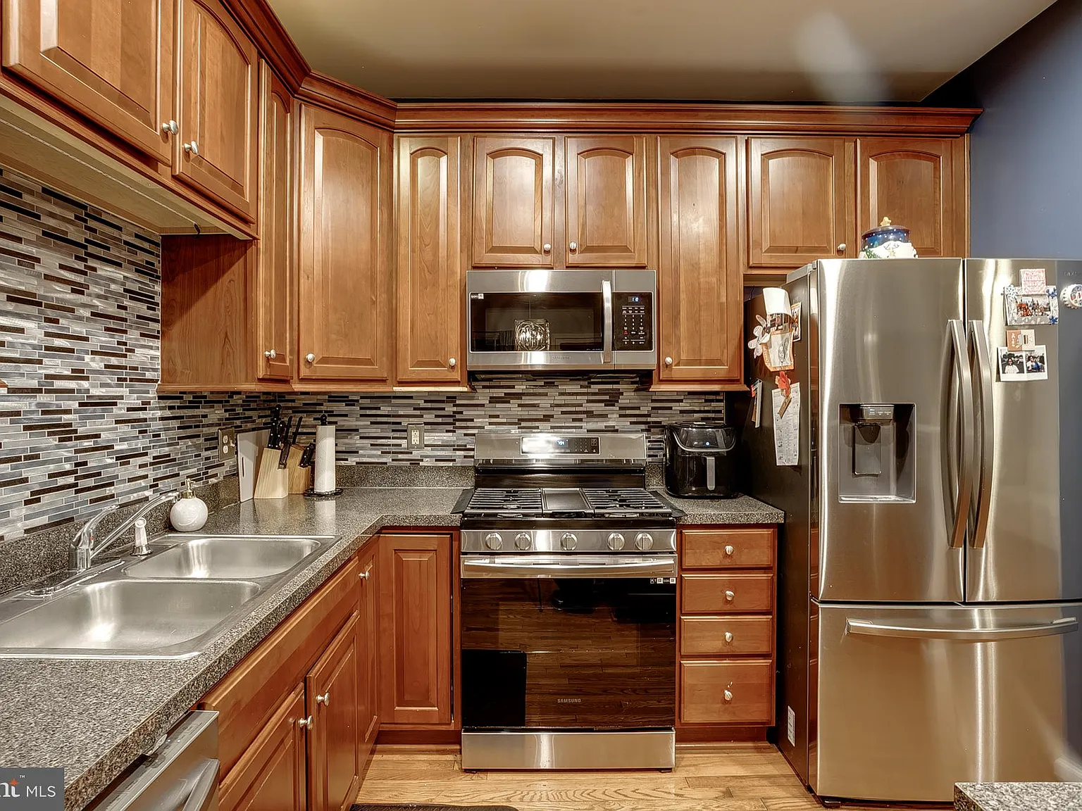 3 bed, 2.5 bath, 1414 sqft, $2,900 — Photo 3