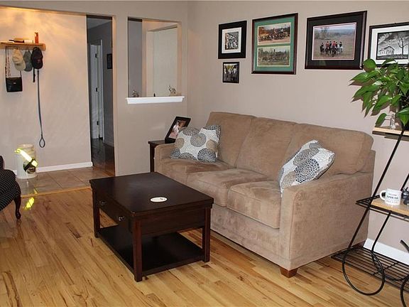 3rd image of 805 Englewood St