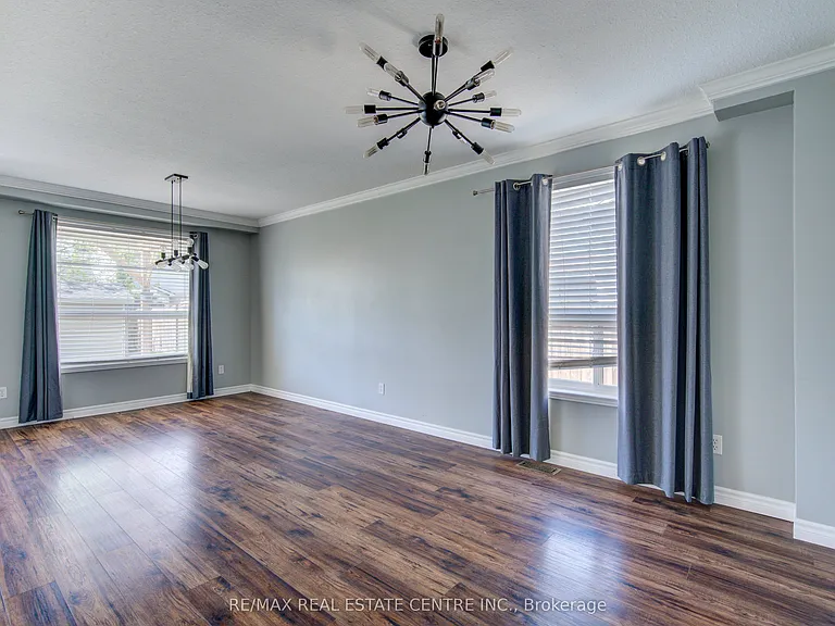 5 Tulip Dr — Photo 13