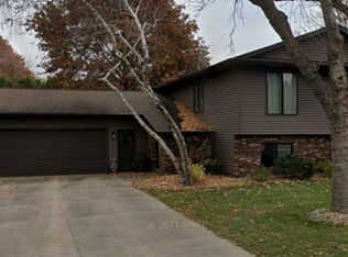 211 Beverly Blvd, Hudson, IA 50643