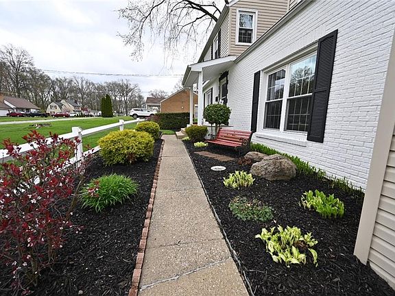3rd image of 763 Crestview Dr