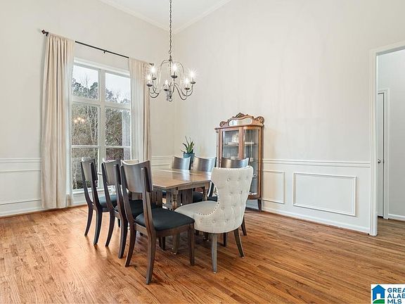 5th image of 100 Windsor Trl