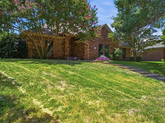 2nd image of 4405 Bentley Dr