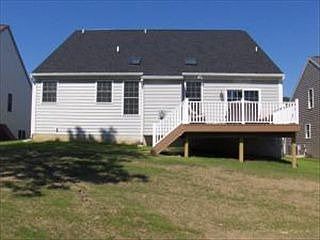 4th image of 10 Chamberlain Ln