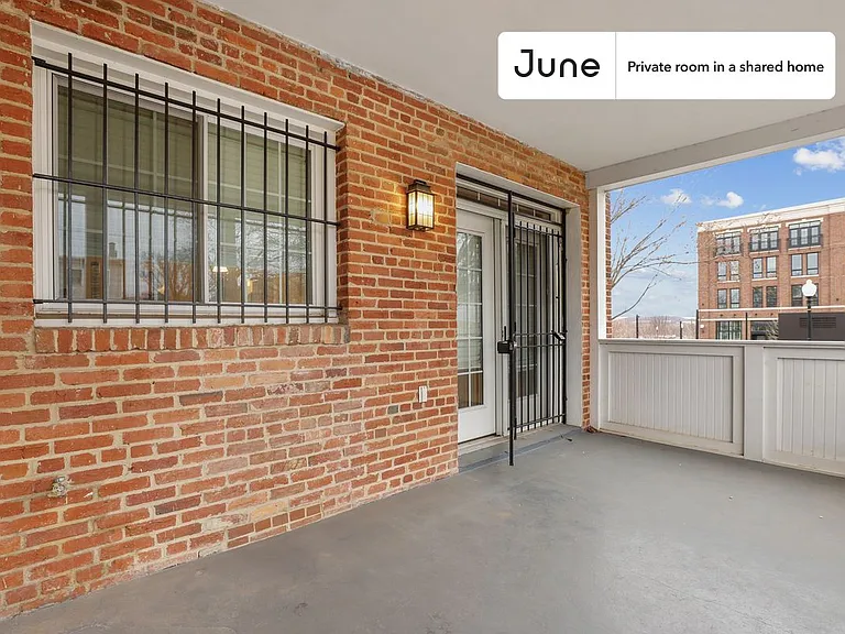 1845 Burke St SE #A — Photo 18