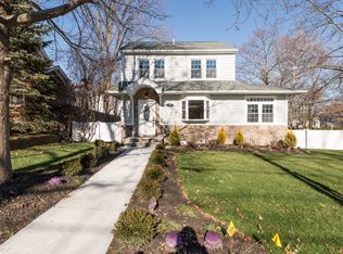 97 Columbus Dr, Tenafly, NJ 07670